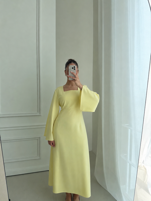 Noura Kleid
