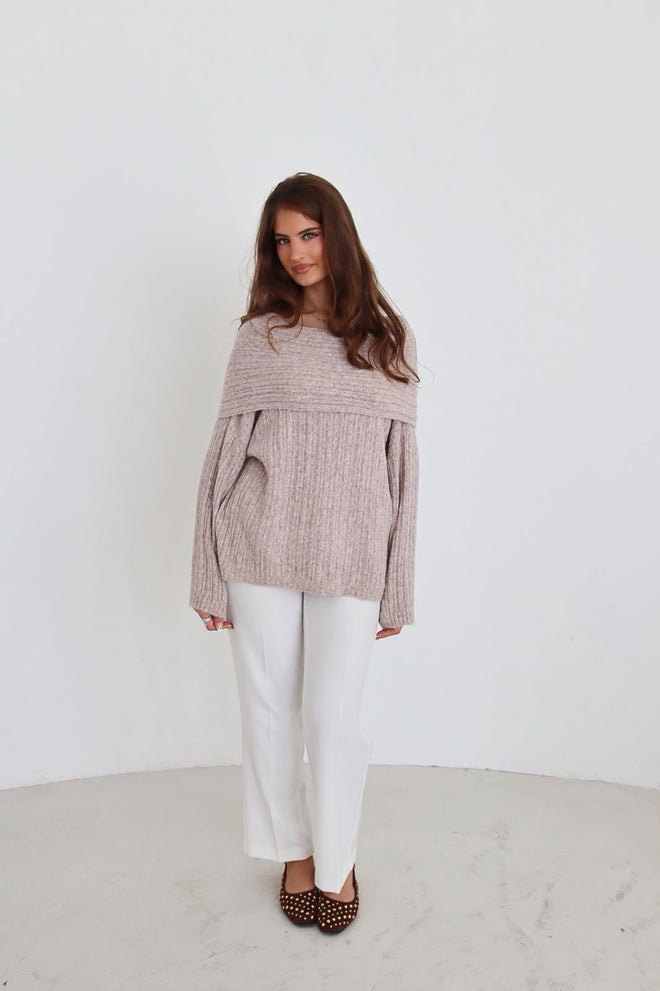 Strickpullover mit breitem Schulterkragen