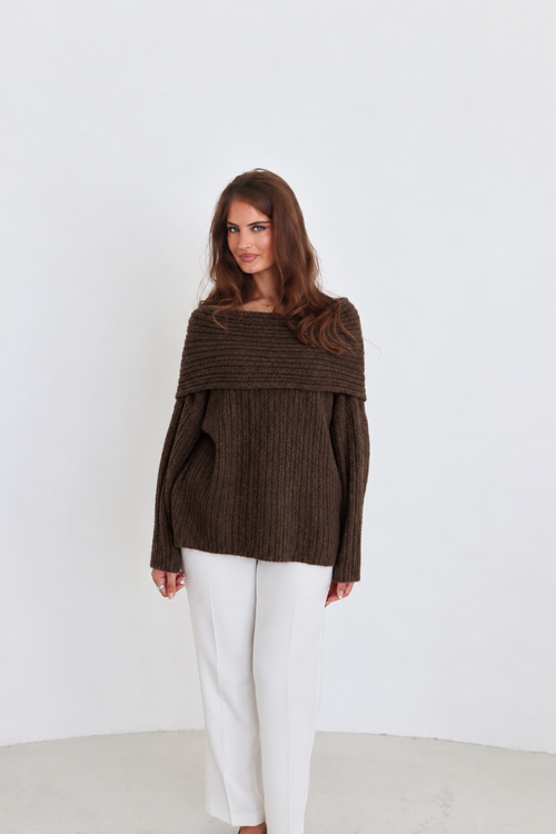 Strickpullover mit breitem Schulterkragen