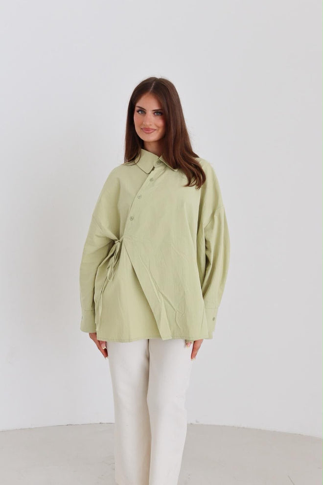 Asymmetrisches Hemd