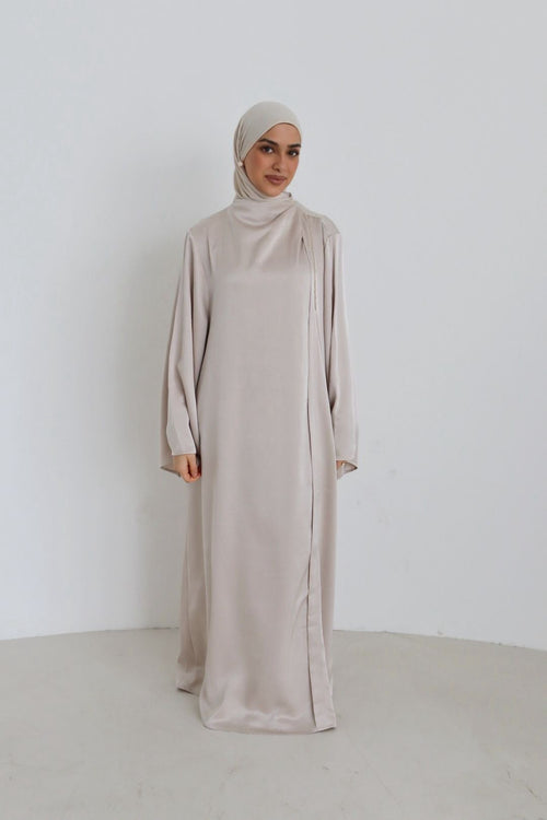 Inaya Satin Kleid